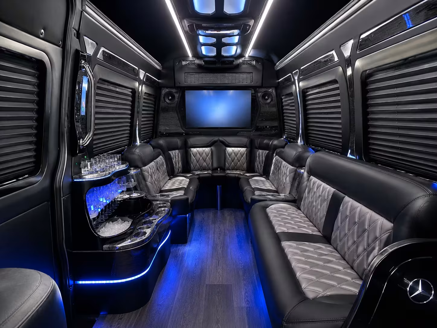 hotel to airport shuttle buses for lawrence area travelers