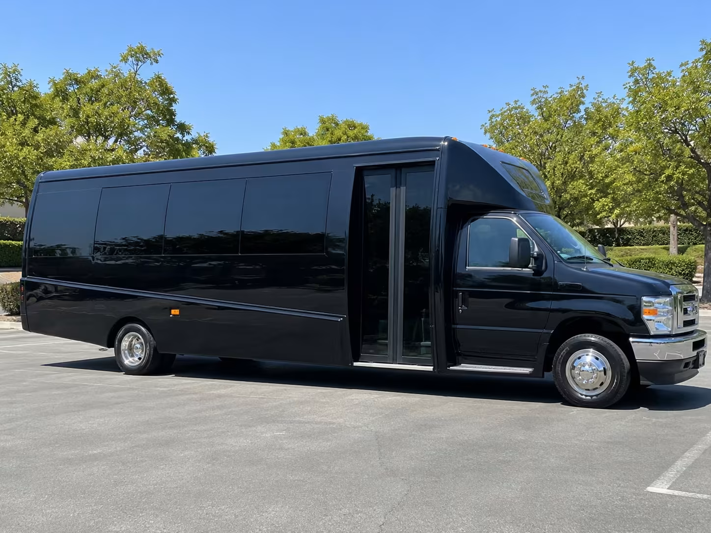 lawrence 15 passenger minibus rental